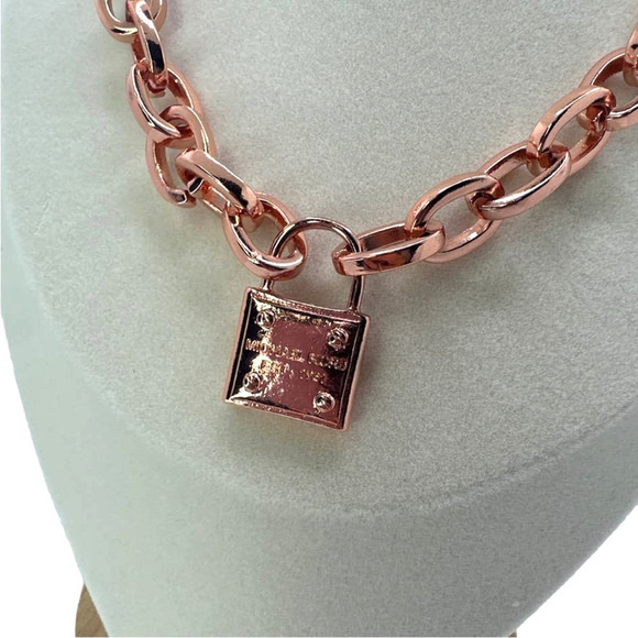 MICHAEL KORS Est 1981 Rose Gold-tone Padlock Pendant Chain Necklace - Picture 3 of 7